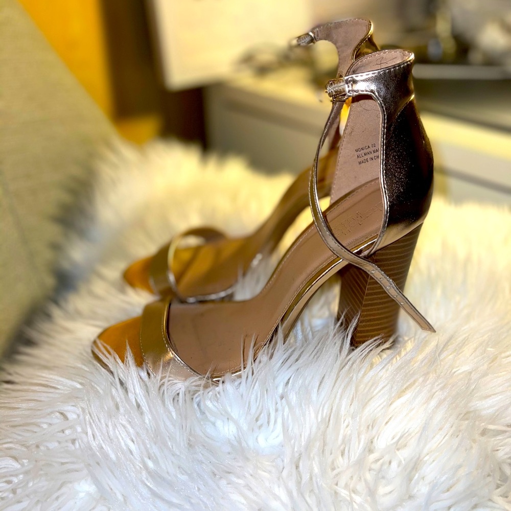 Metallic gold Block heel